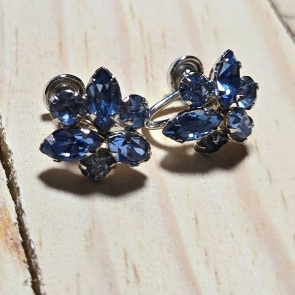 Sterling Silver Vintage Star Art Blue Rhinestone Screw Back Earrings - Picture 2 of 5
